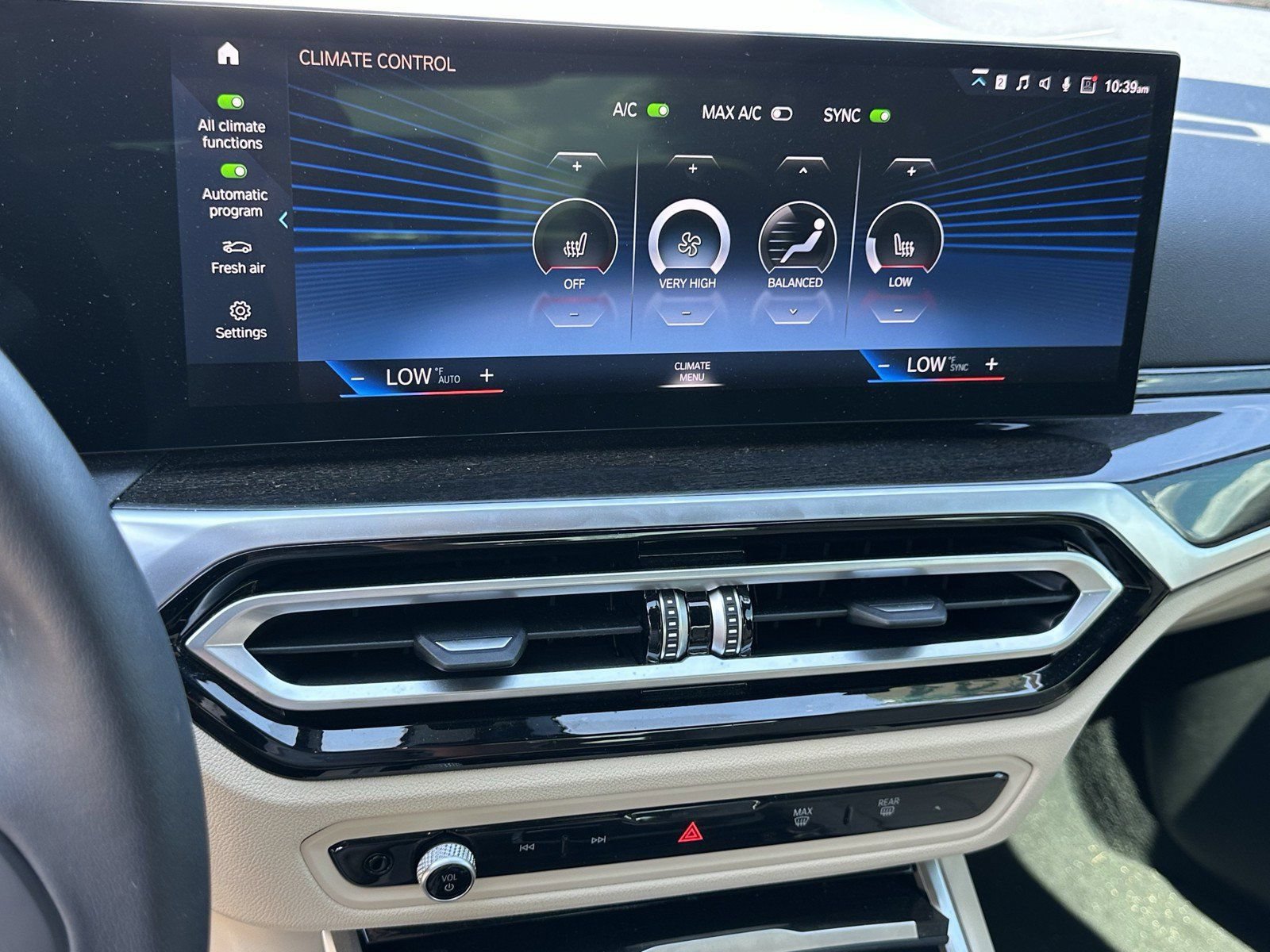 Certified 2024 BMW 330i Sedan w/ Premium Package RWD image 24