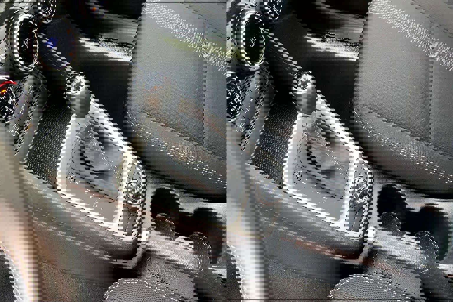 Used 2025 Hyundai Venue SEL image 16