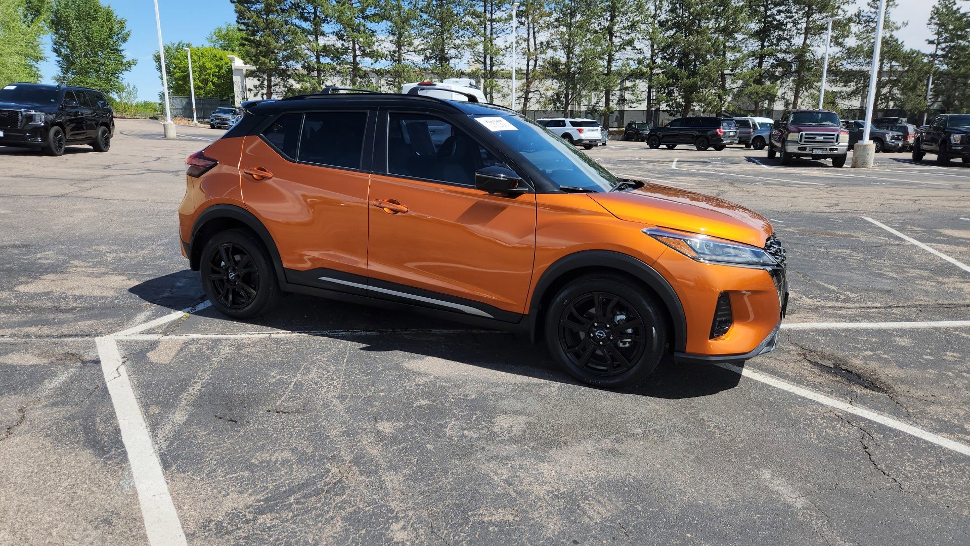 Used 2024 Nissan Kicks SR w/ SR Premium Package FWD image 25