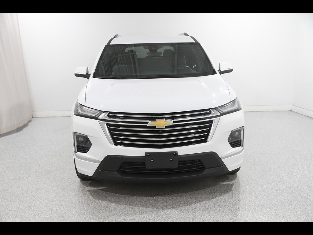 Certified 2022 Chevrolet Traverse Premier FWD image 2
