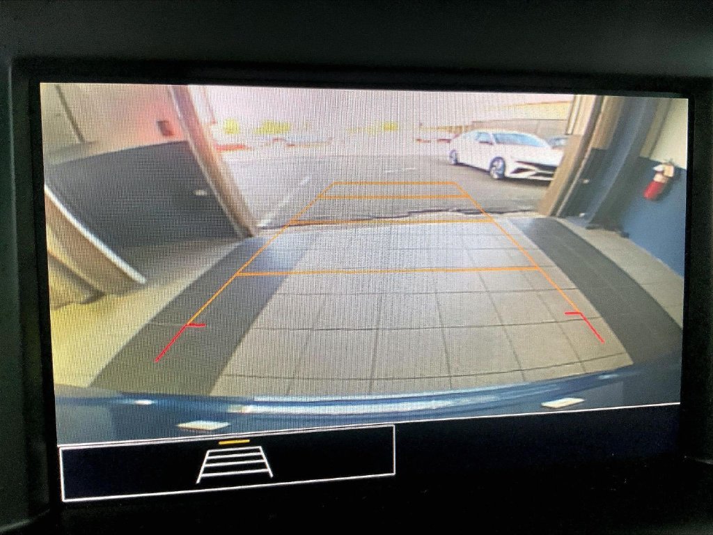 Used 2024 GMC Terrain SLE AWD/4WD image 20