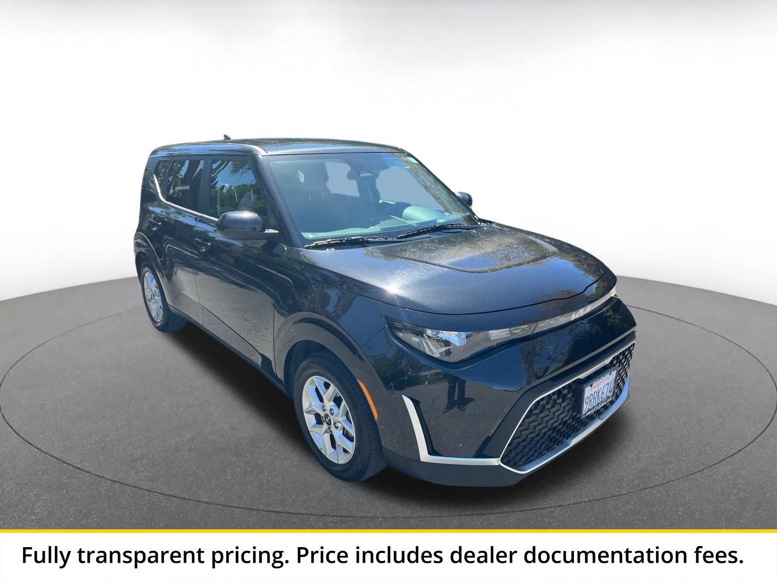 Used 2025 Kia Soul LX w/ LX Technology Package FWD image 1