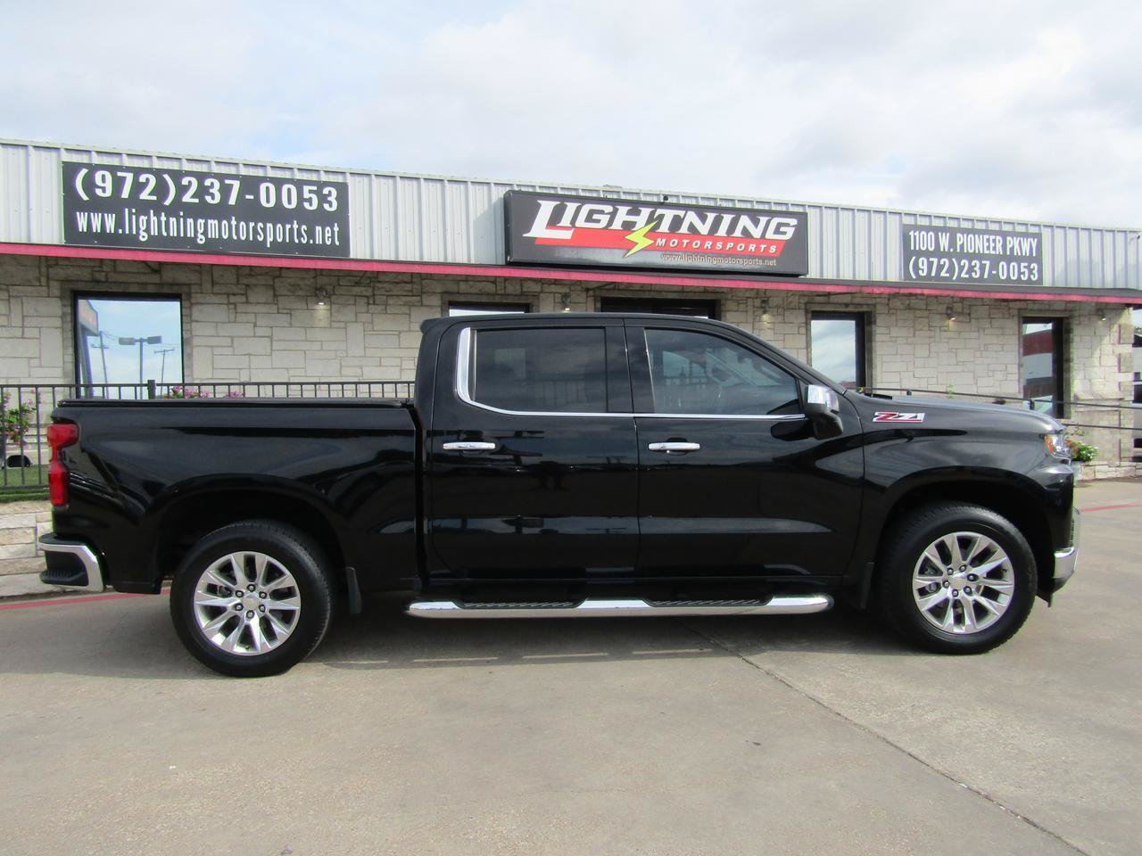 Used 2019 Chevrolet Silverado 1500 LTZ w/ LTZ Premium Package AWD/4WD image 5