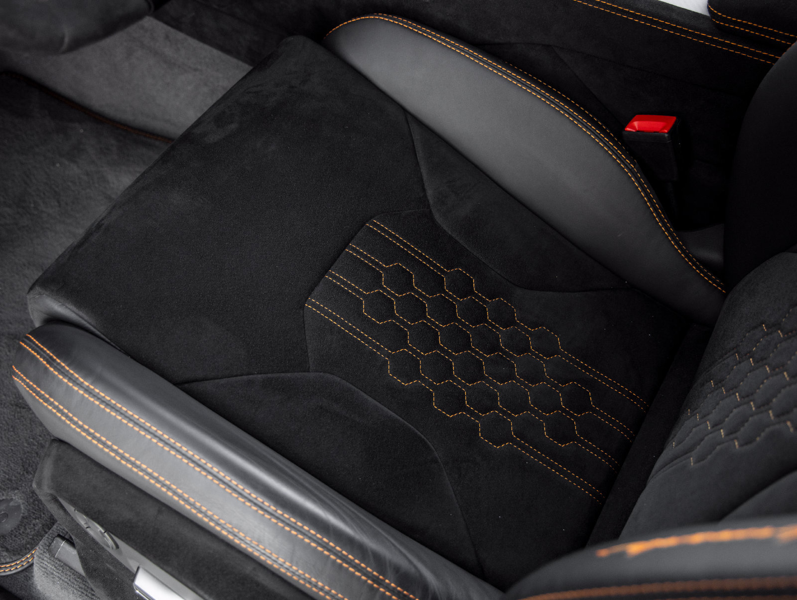 Used 2024 Lamborghini Urus Performante AWD/4WD image 33