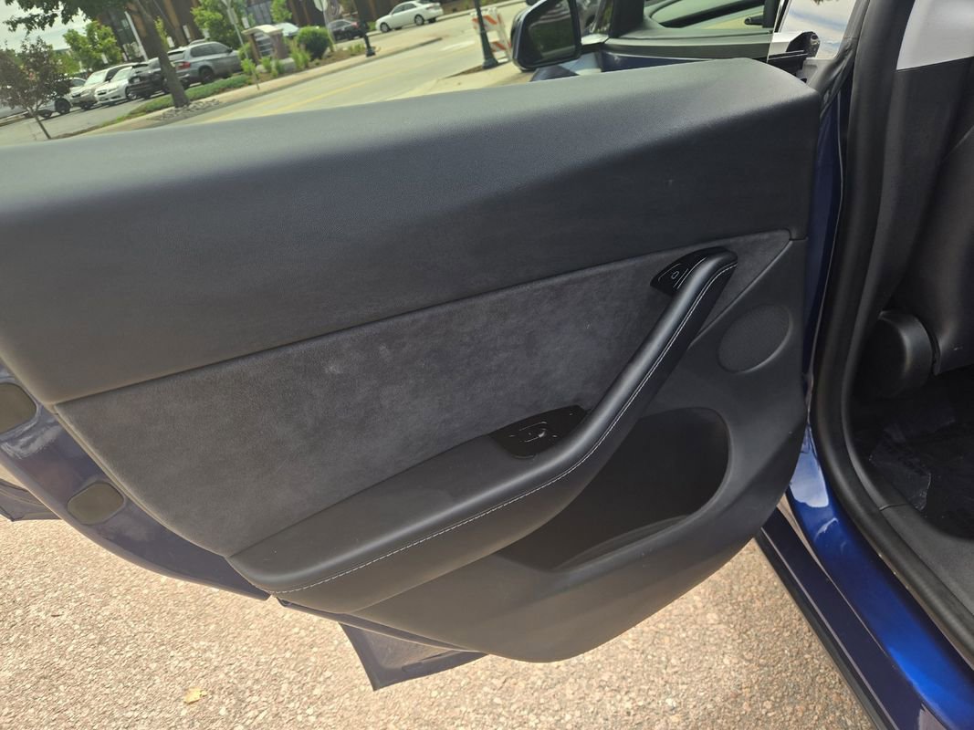 Used 2020 Tesla Model Y Long Range image 17