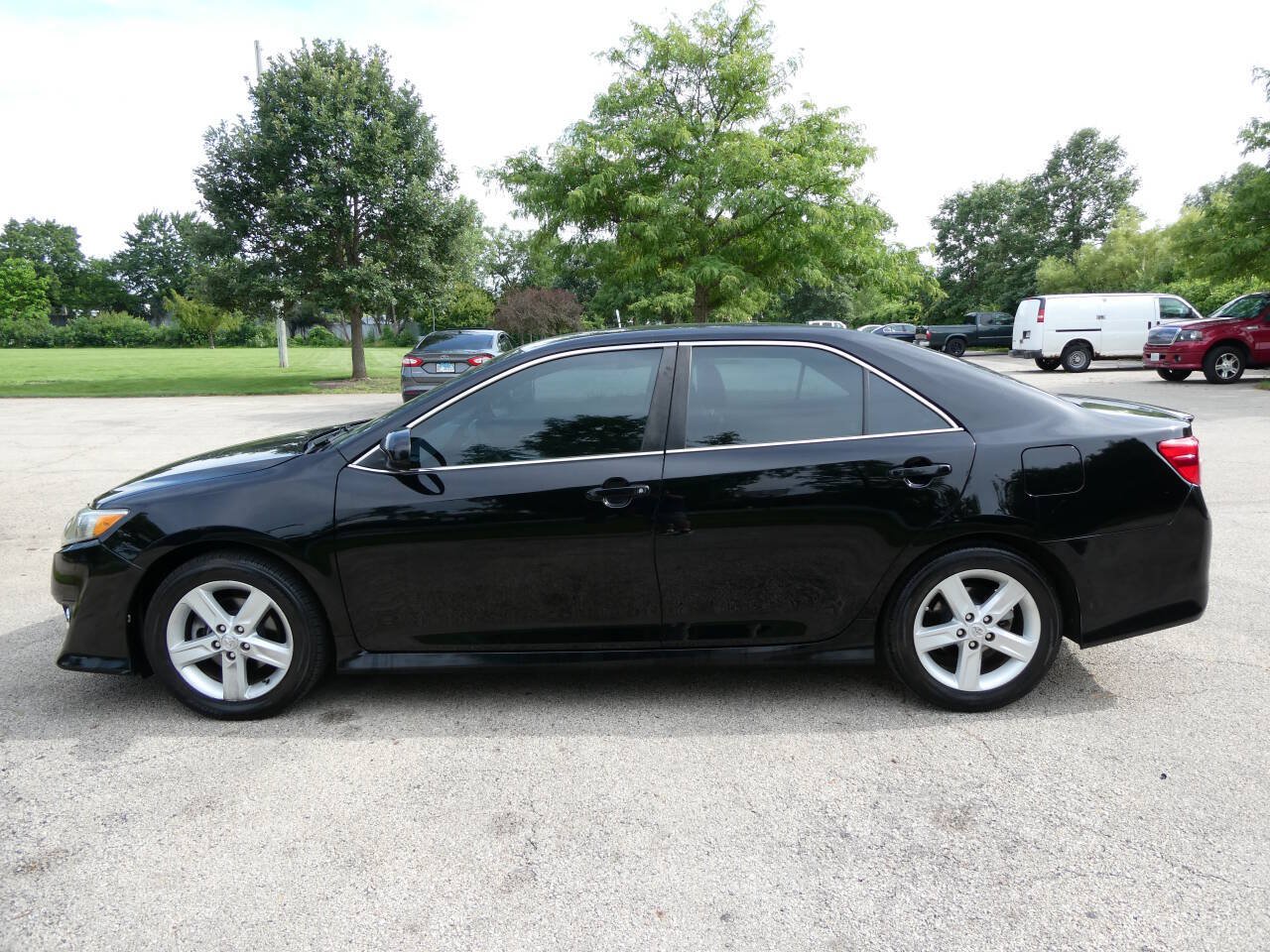 Used 2012 Toyota Camry SE FWD image 8
