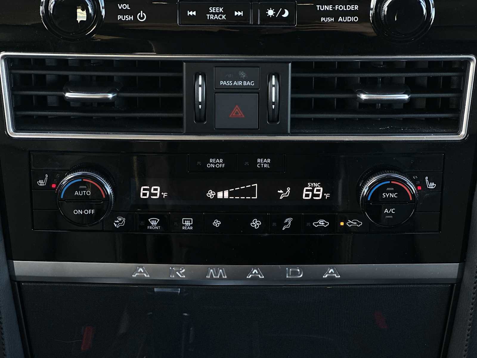 Used 2022 Nissan Armada SV image 16