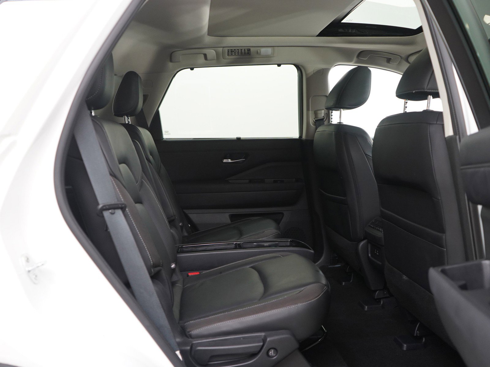 Used 2023 Nissan Pathfinder SL w/ SL Premium Package image 12