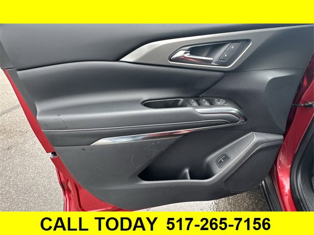 Used 2024 Chevrolet Traverse LT image 23