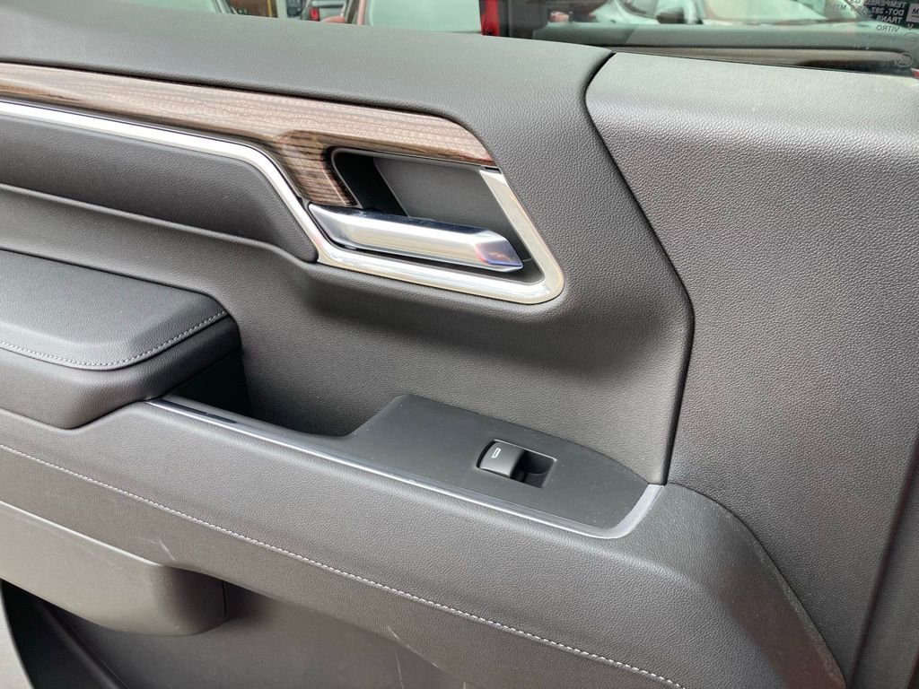 Used 2023 Chevrolet Silverado 1500 LT AWD/4WD image 23