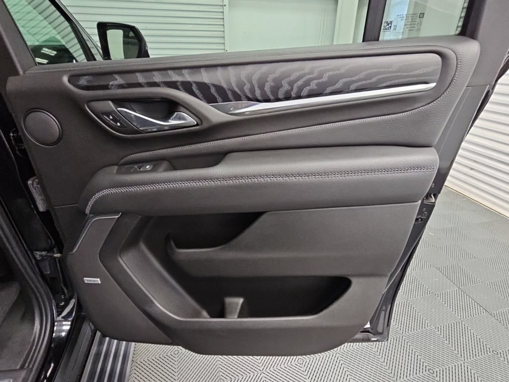 Used 2023 GMC Yukon XL Denali AWD/4WD image 43