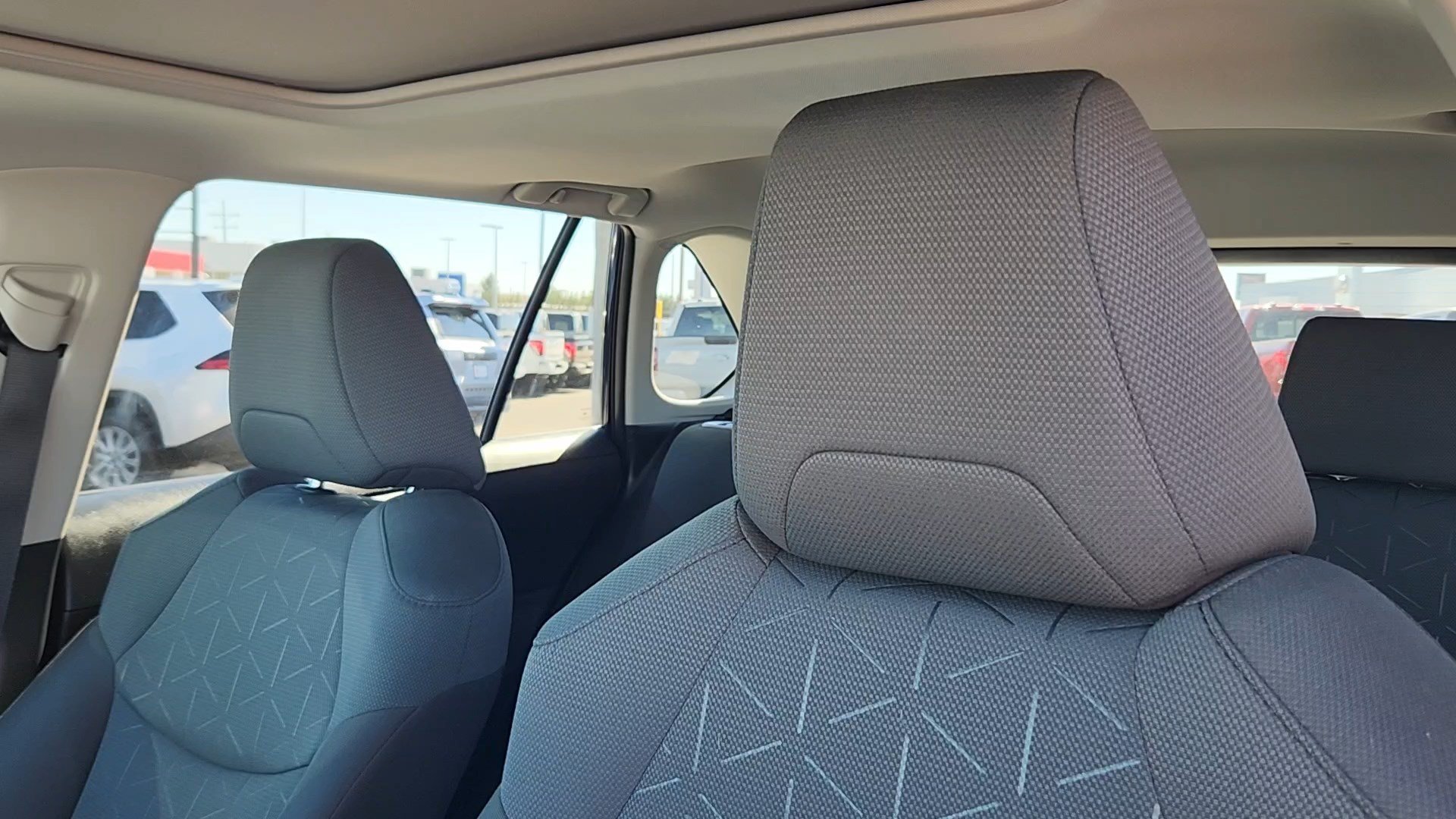 Used 2025 Toyota RAV4 XLE w/ Convenience Package AWD/4WD image 9