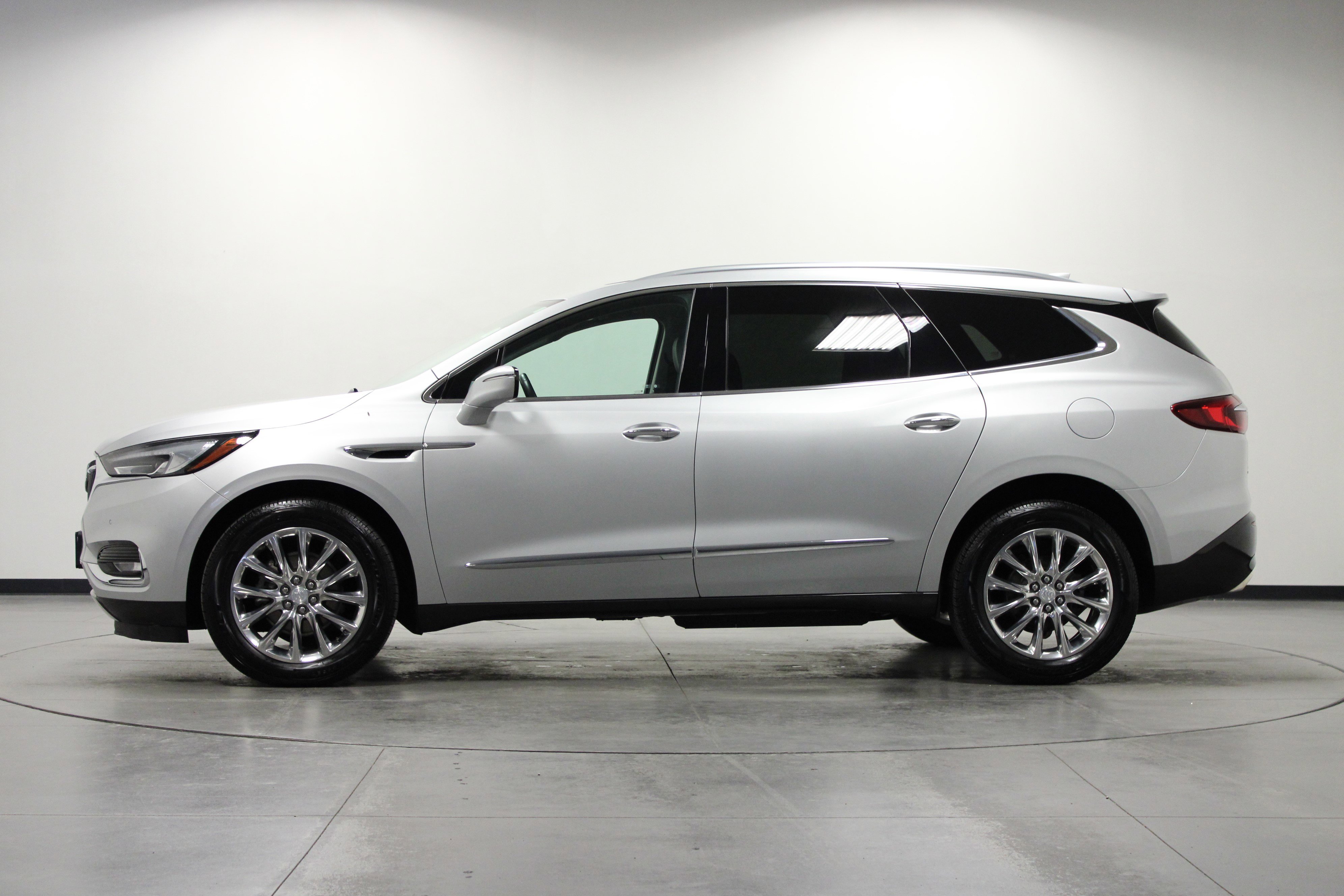 Used 2021 Buick Enclave Premium w/ Sun and Sites Package image 7