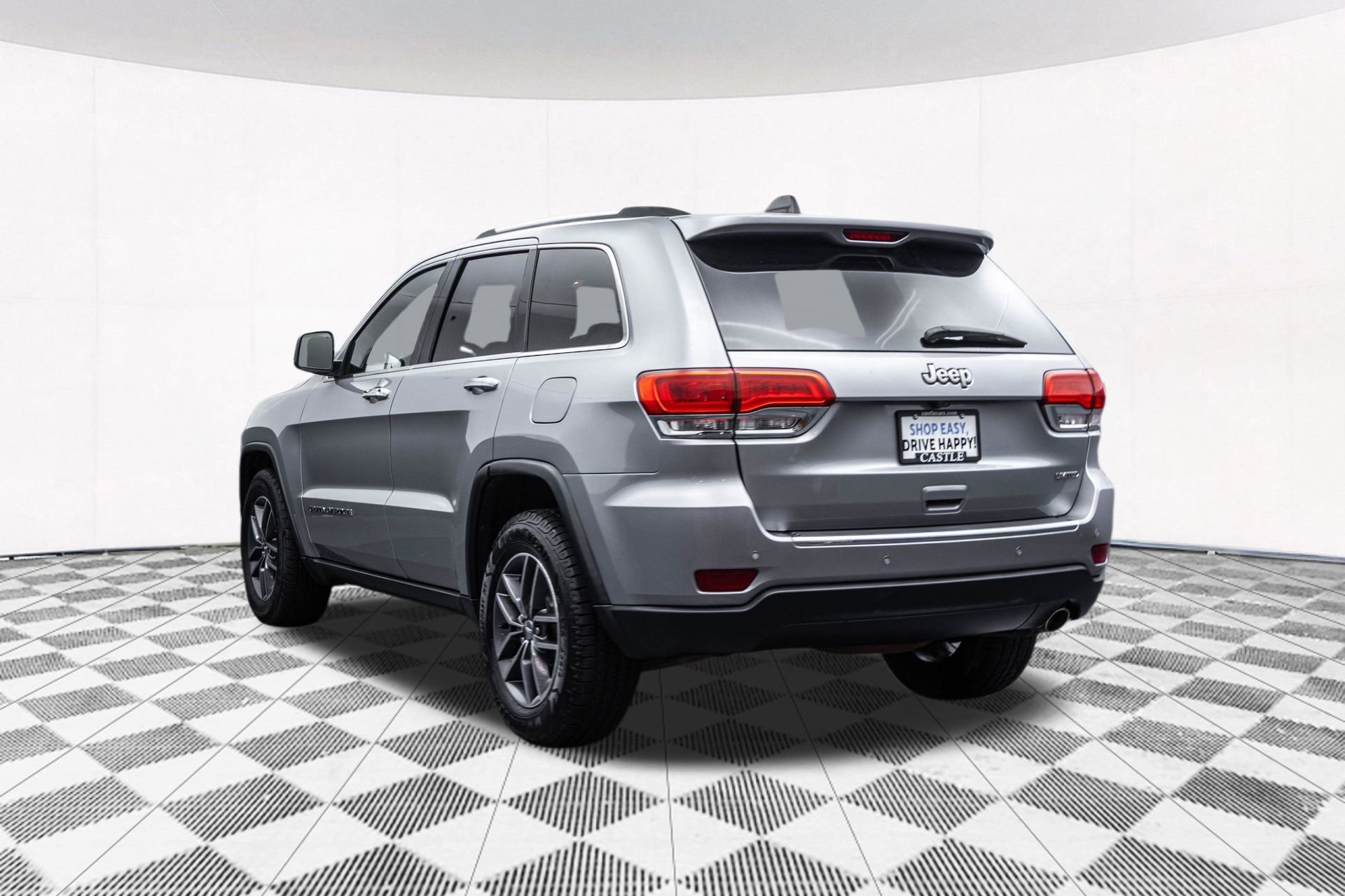 Used 2018 Jeep Grand Cherokee Limited image 9