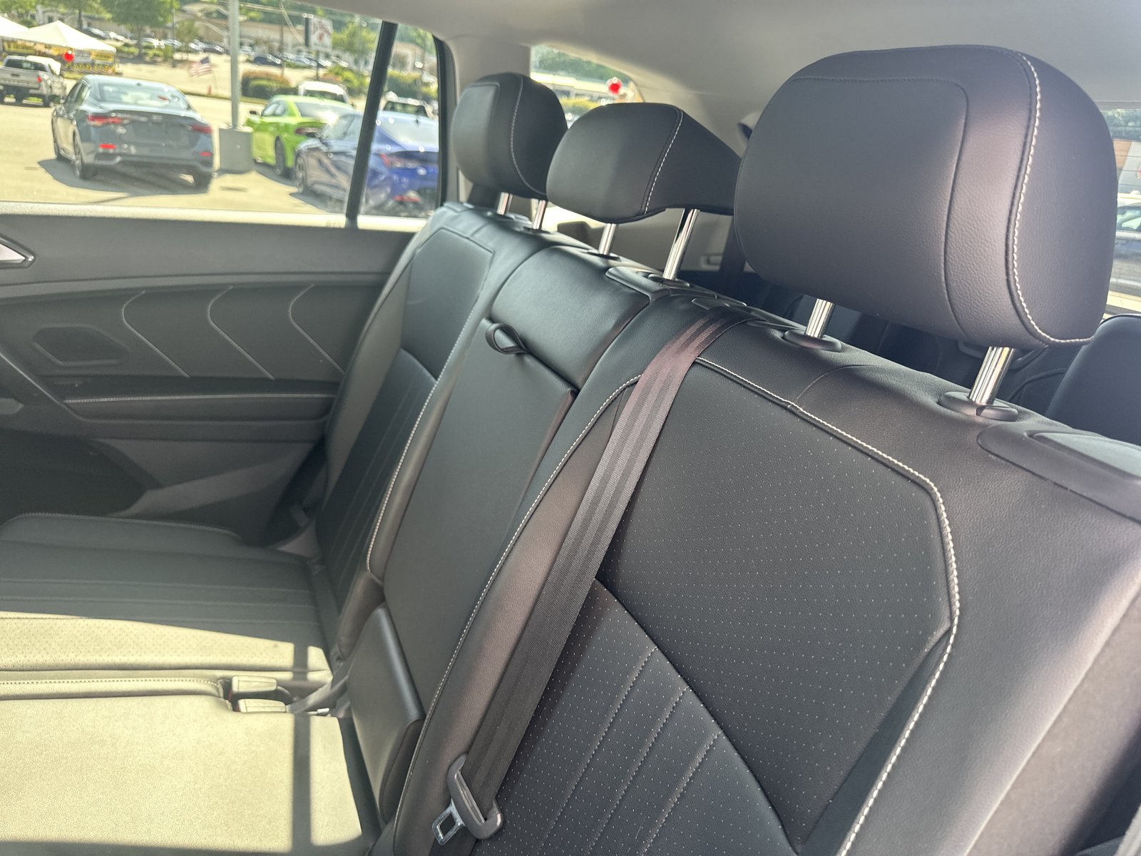 Used 2024 Volkswagen Tiguan SE FWD image 24
