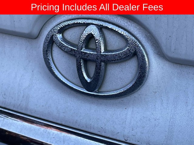 Used 2015 Toyota Camry SE FWD image 8