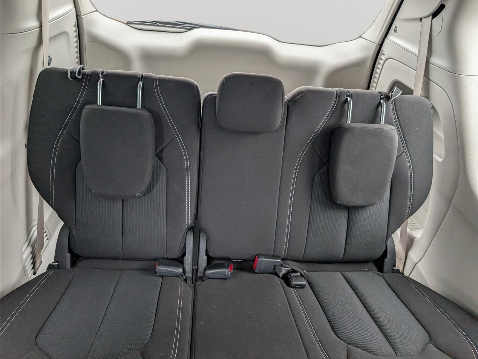 Used 2023 Chrysler Voyager LX FWD image 12
