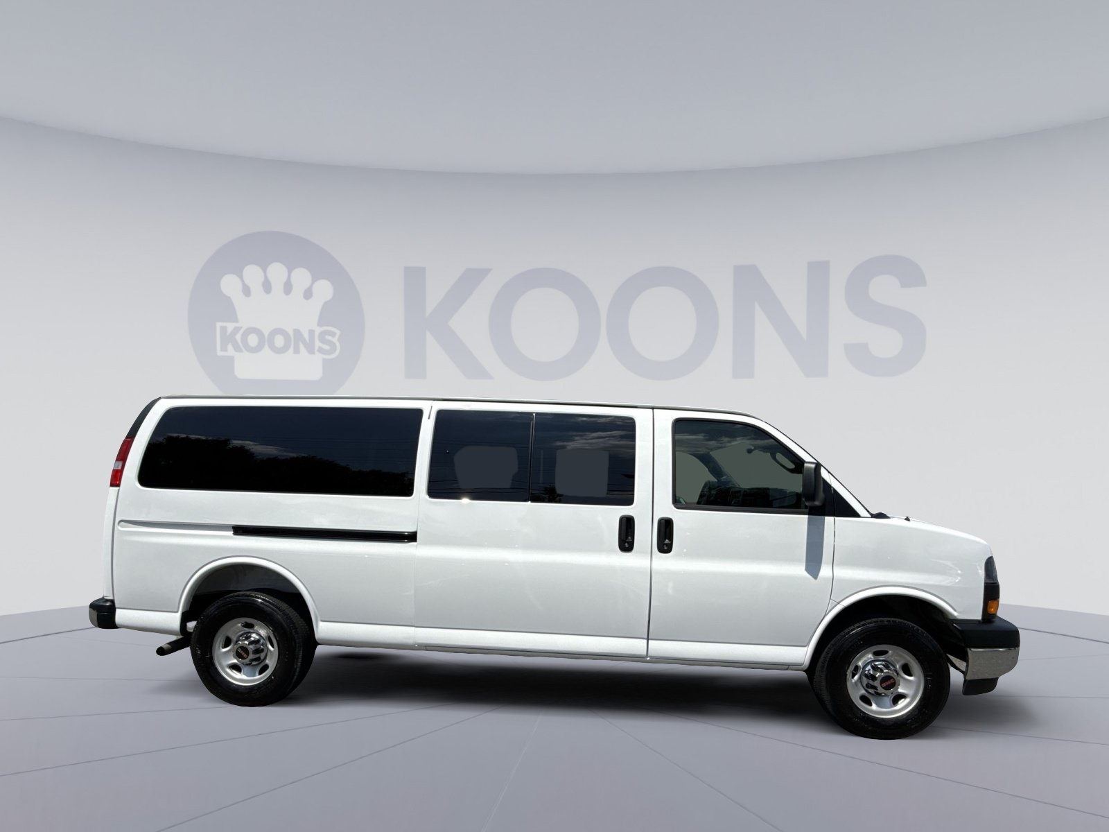 Used 2025 GMC Savana 3500 LT w/ LT Preferred Equipment Group RWD image 8