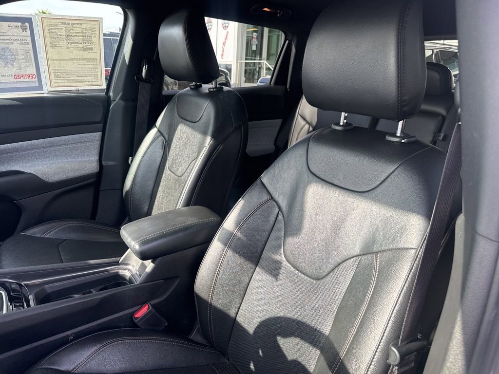 Used 2023 Jeep Compass Latitude AWD/4WD image 14