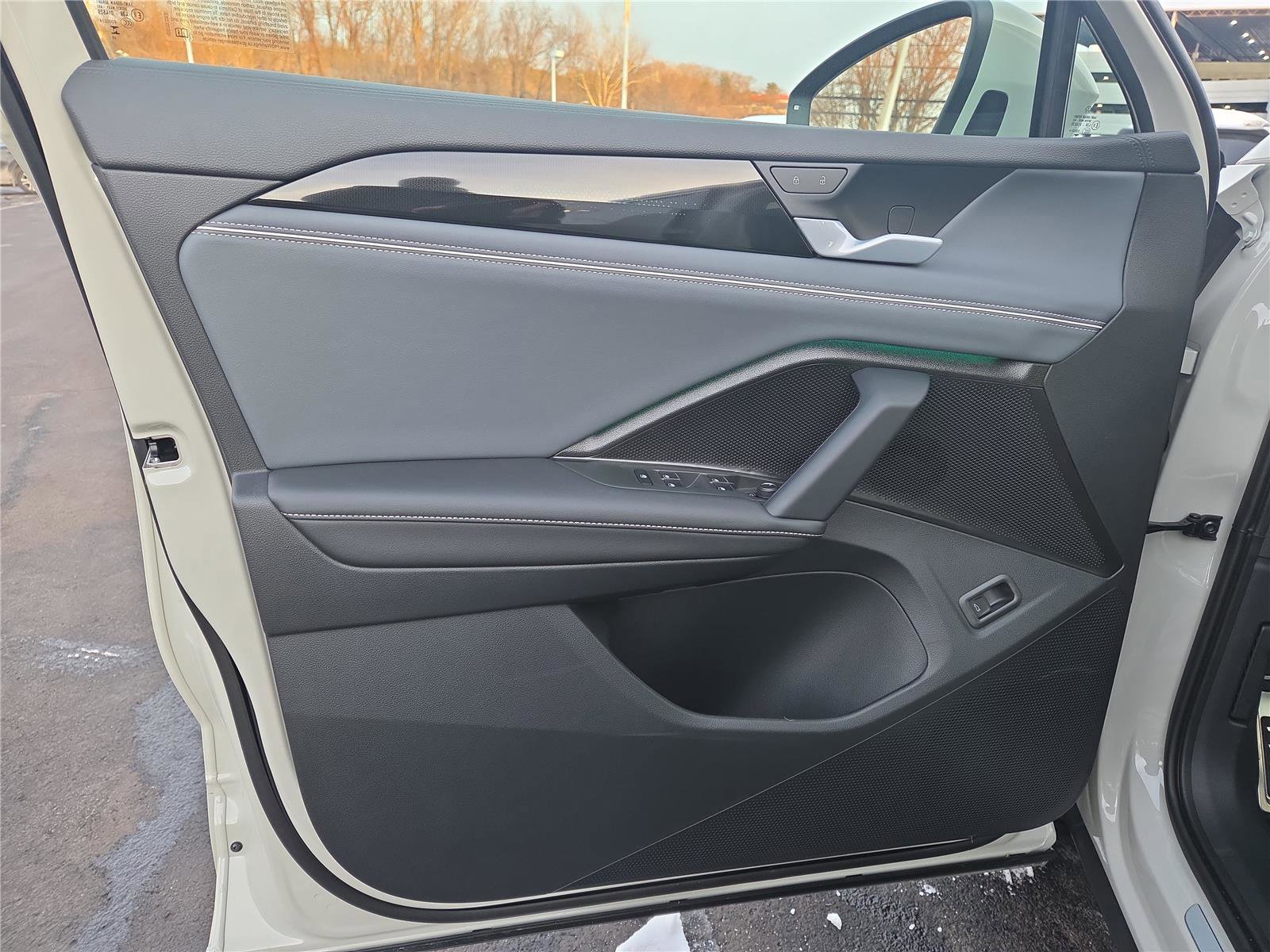 New 2026 Volkswagen Tiguan SEL R-Line image 12