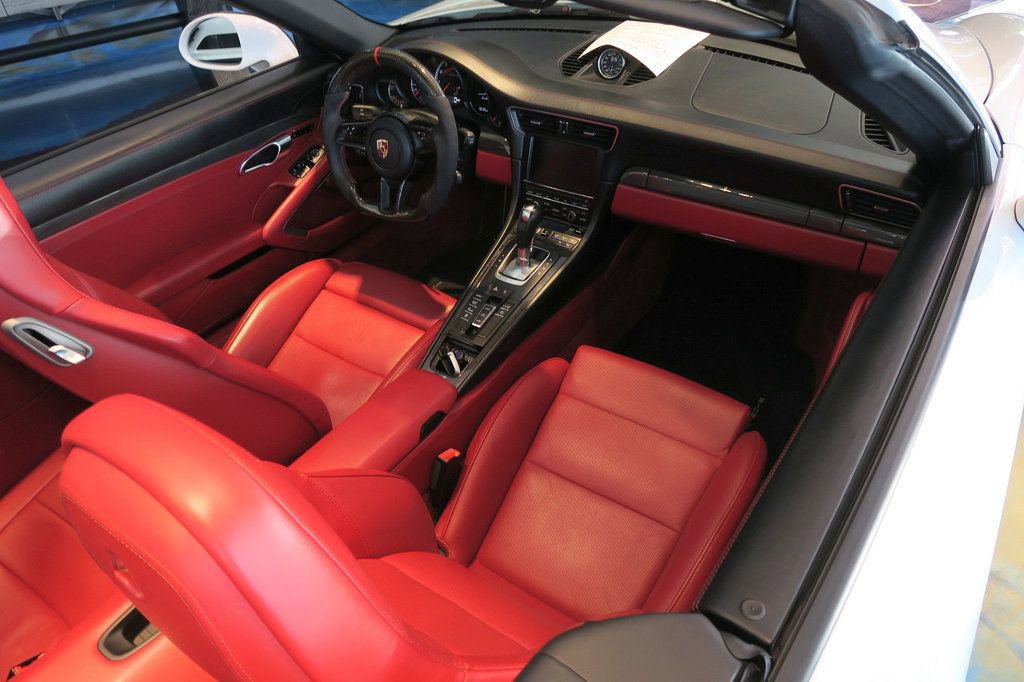 Used 2015 Porsche 911 Turbo S image 38