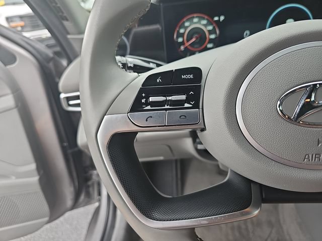 Used 2023 Hyundai Elantra SEL w/ Convenience Package FWD image 19