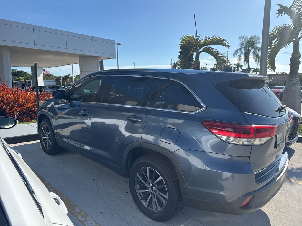 Used 2018 Toyota Highlander XLE FWD image 5