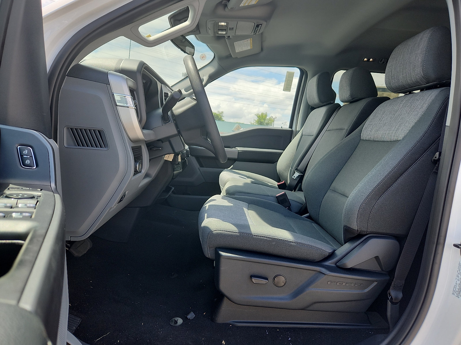 New 2026 Ford F250 XLT w/ FX4 Off-Road Package AWD/4WD image 9