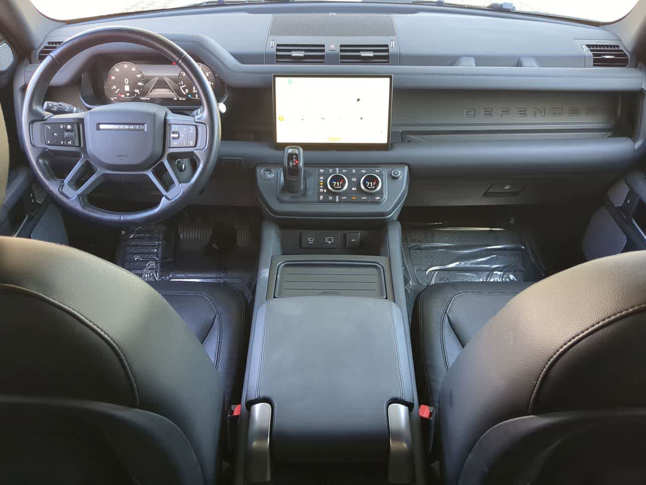Used 2024 Land Rover Defender 130 X-Dynamic SE image 13