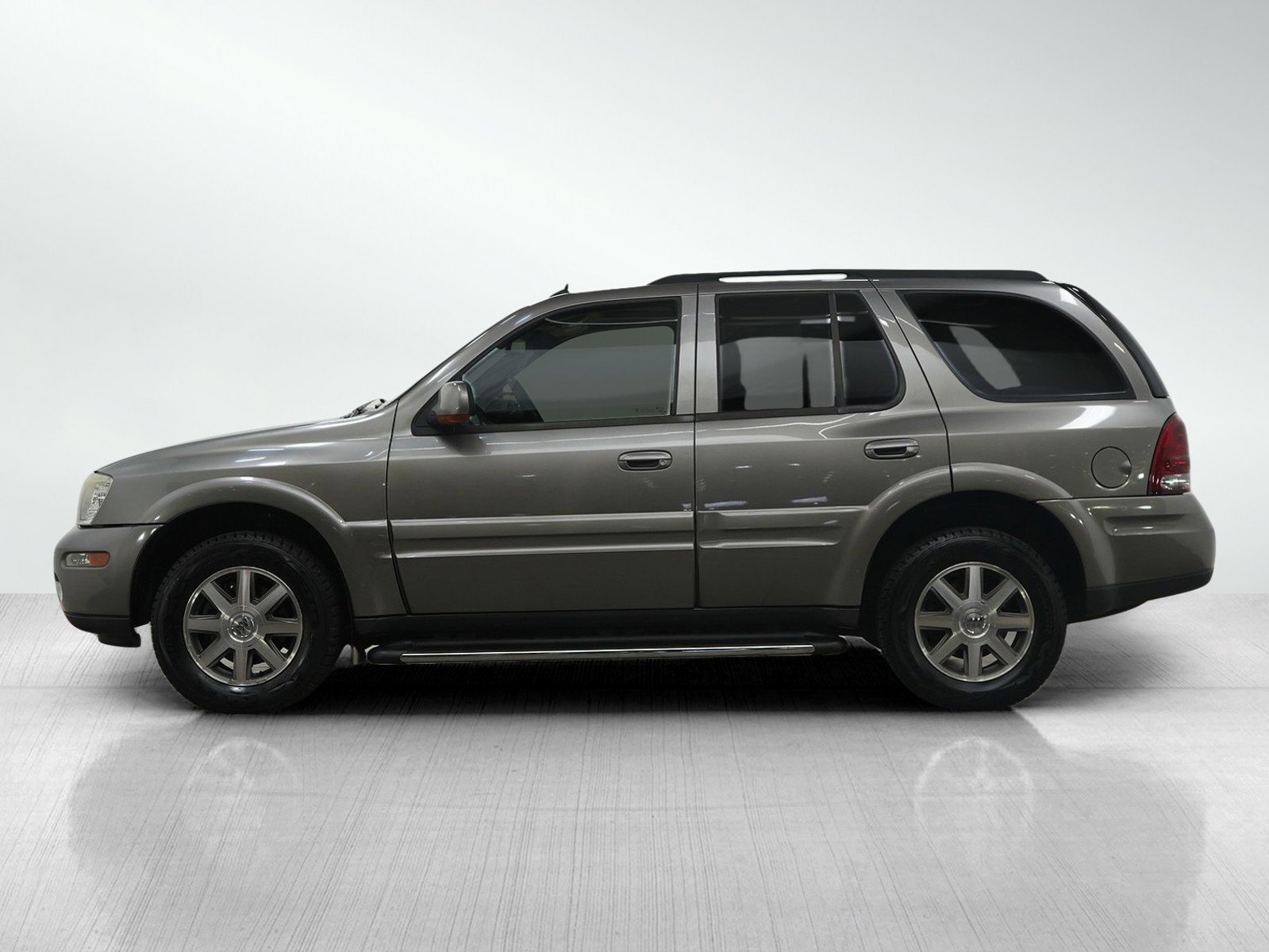 Used 2005 Buick Rainier CXL image 2