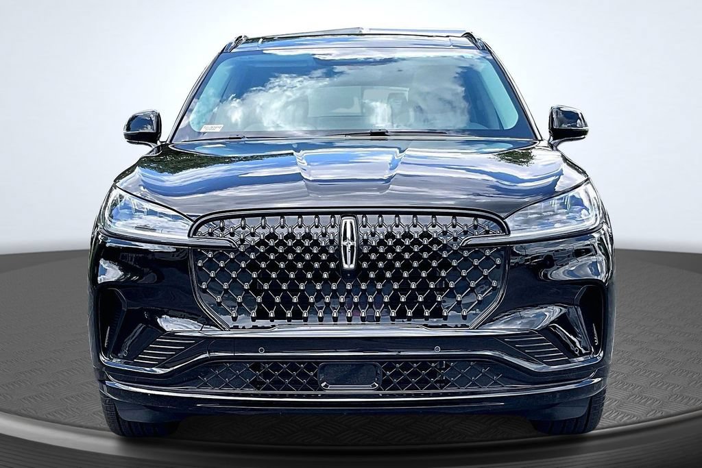 Used 2026 Lincoln Aviator AWD w/ Jet Appearance Package image 2