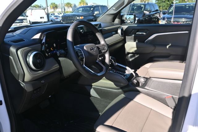 Used 2024 Chevrolet Colorado ZR2 w/ ZR2 Convenience Package III image 9