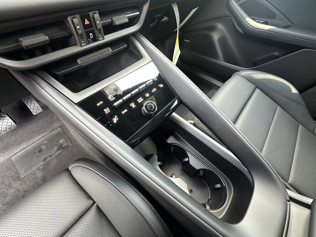 Used 2026 Porsche Macan Electric RWD image 29