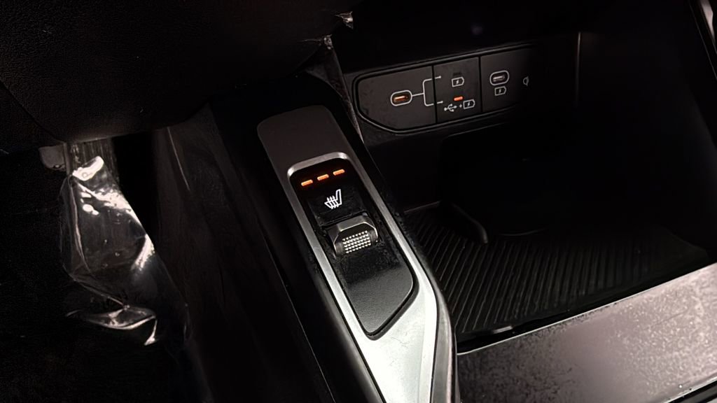 Used 2024 Kia Sorento S image 27