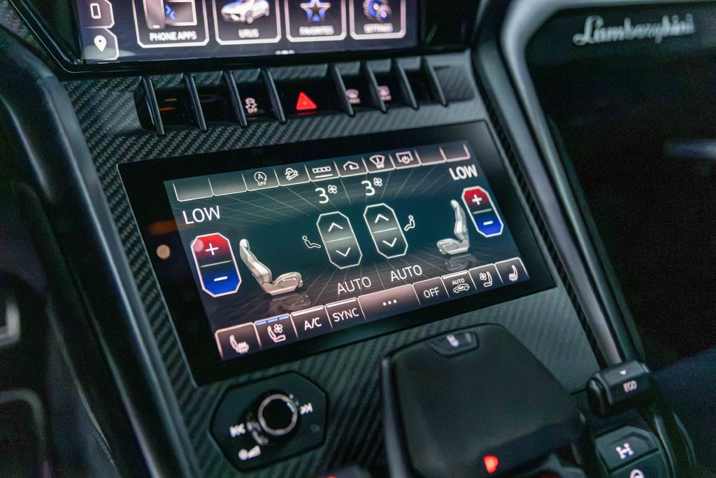 Used 2023 Lamborghini Urus Performante AWD/4WD image 42