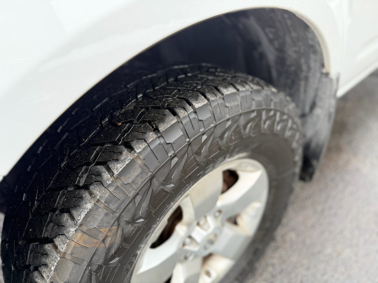 Used 2012 Nissan Frontier SV w/ SV Premium Utility Pkg image 10