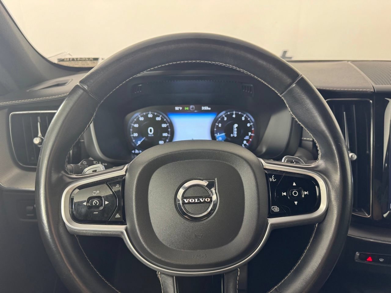 Used 2020 Volvo XC60 T5 R-Design AWD/4WD image 15