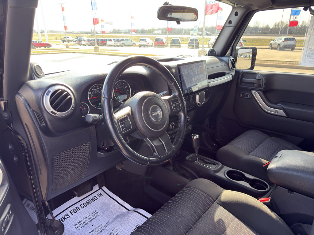 Used 2011 Jeep Wrangler Sahara w/ Dual Top Group AWD/4WD image 9