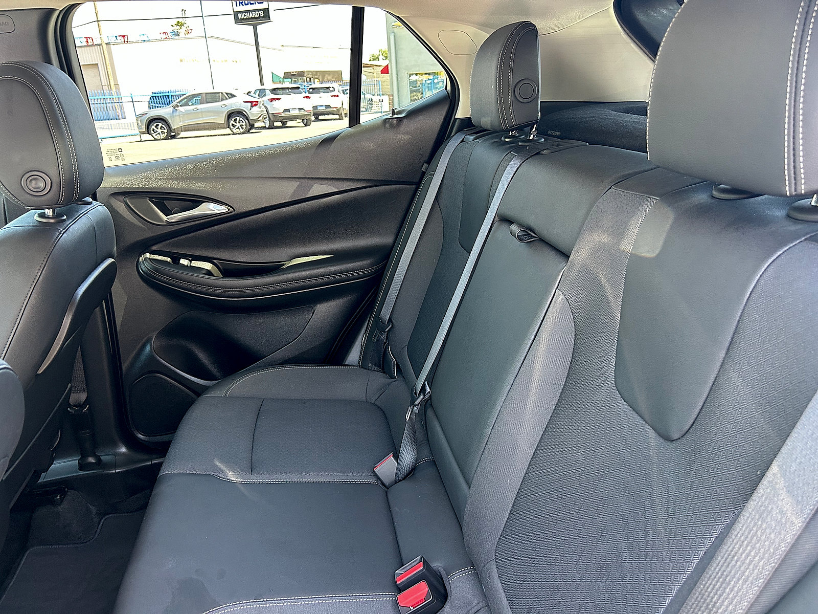 Used 2023 Buick Encore GX Select w/ Sport Touring Package FWD image 22