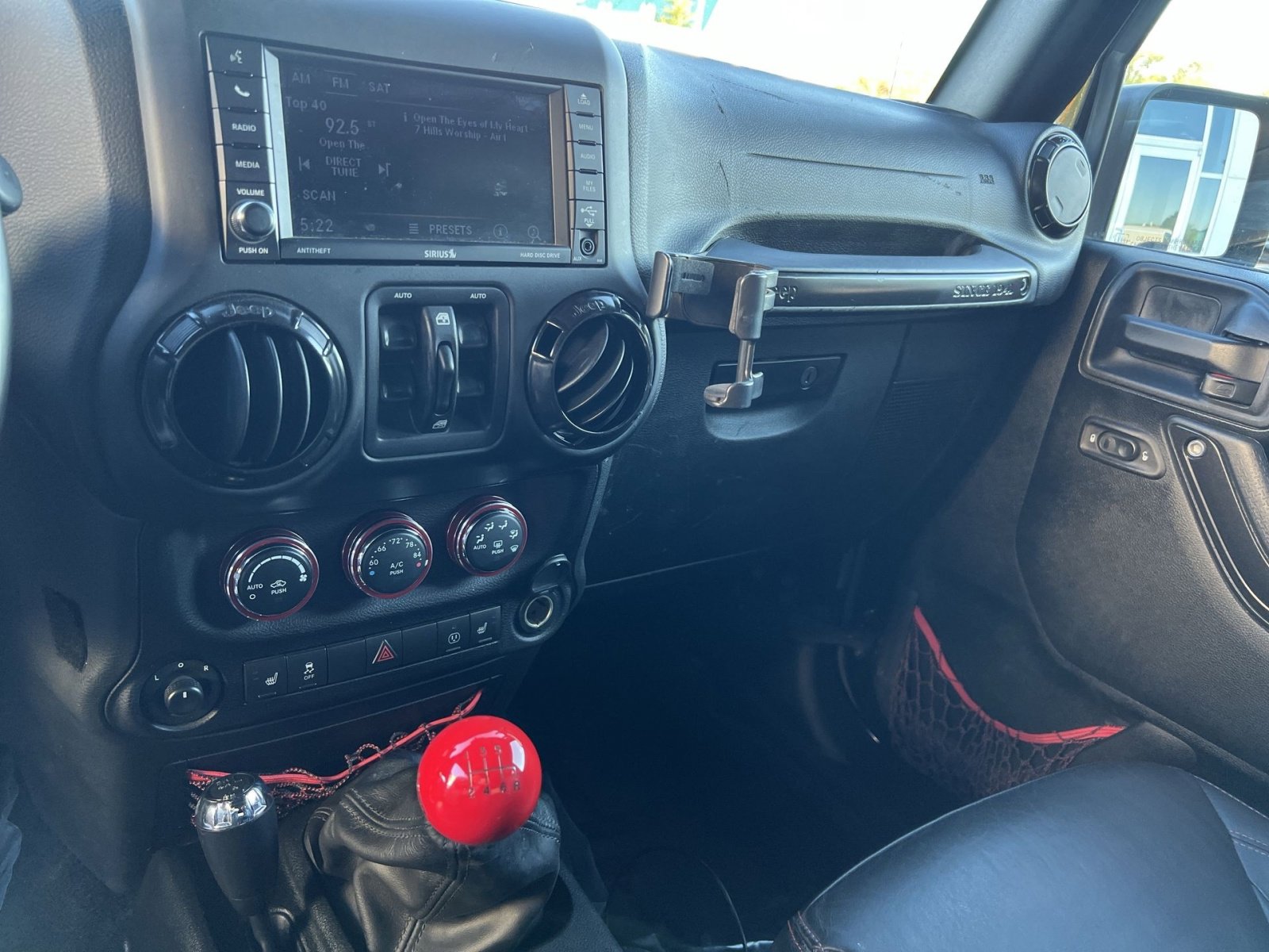 Used 2018 Jeep Wrangler Unlimited Rubicon image 19
