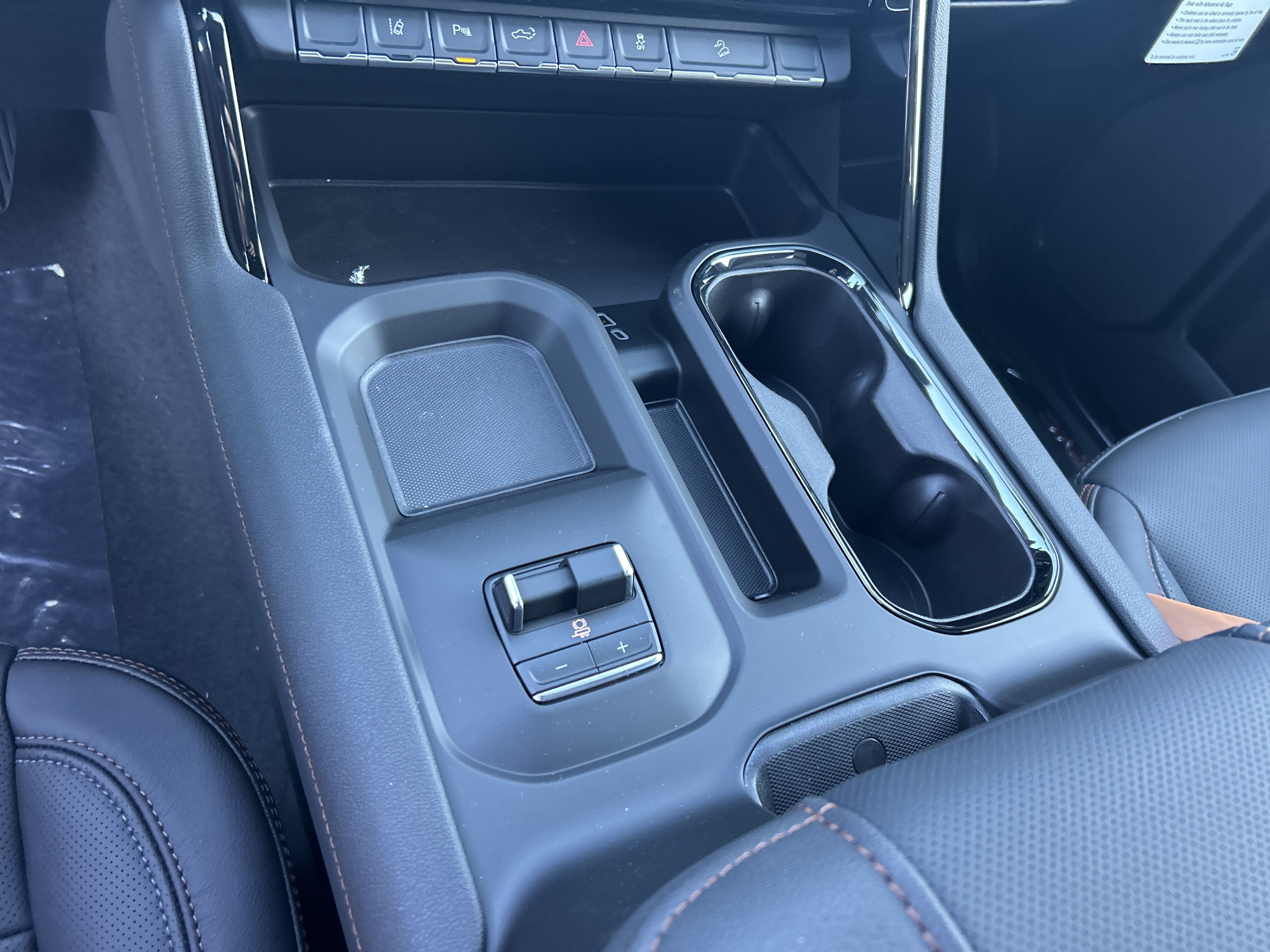 New 2026 GMC Sierra 2500 AT4 w/ AT4 Premium Plus Package AWD/4WD image 27