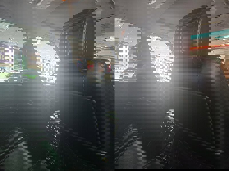 Used 2007 Land Rover Range Rover HSE image 18