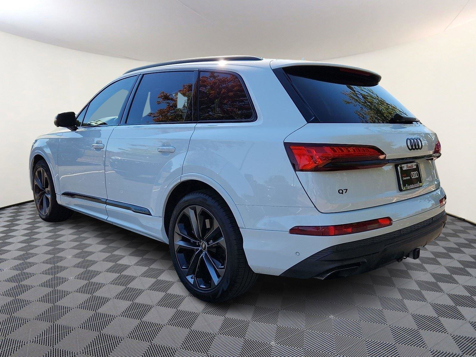 Used 2025 Audi Q7 3.0T Prestige w/ Prestige Package image 4