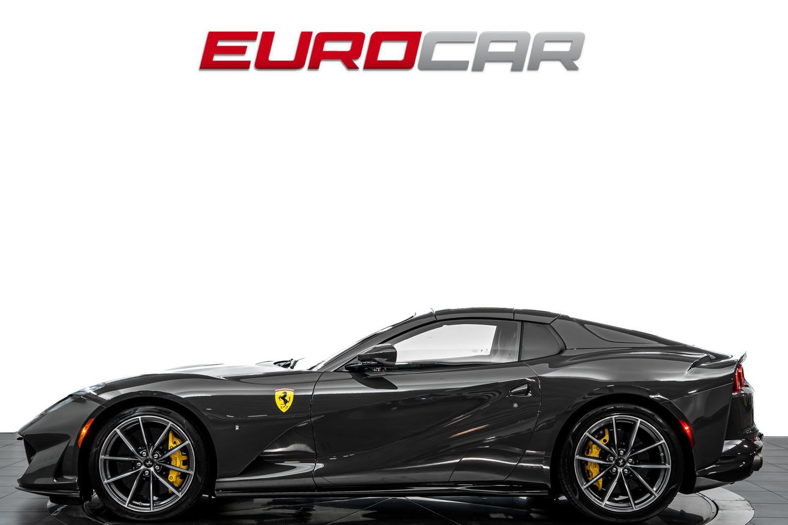 Used 2023 Ferrari 812 GTS RWD image 3