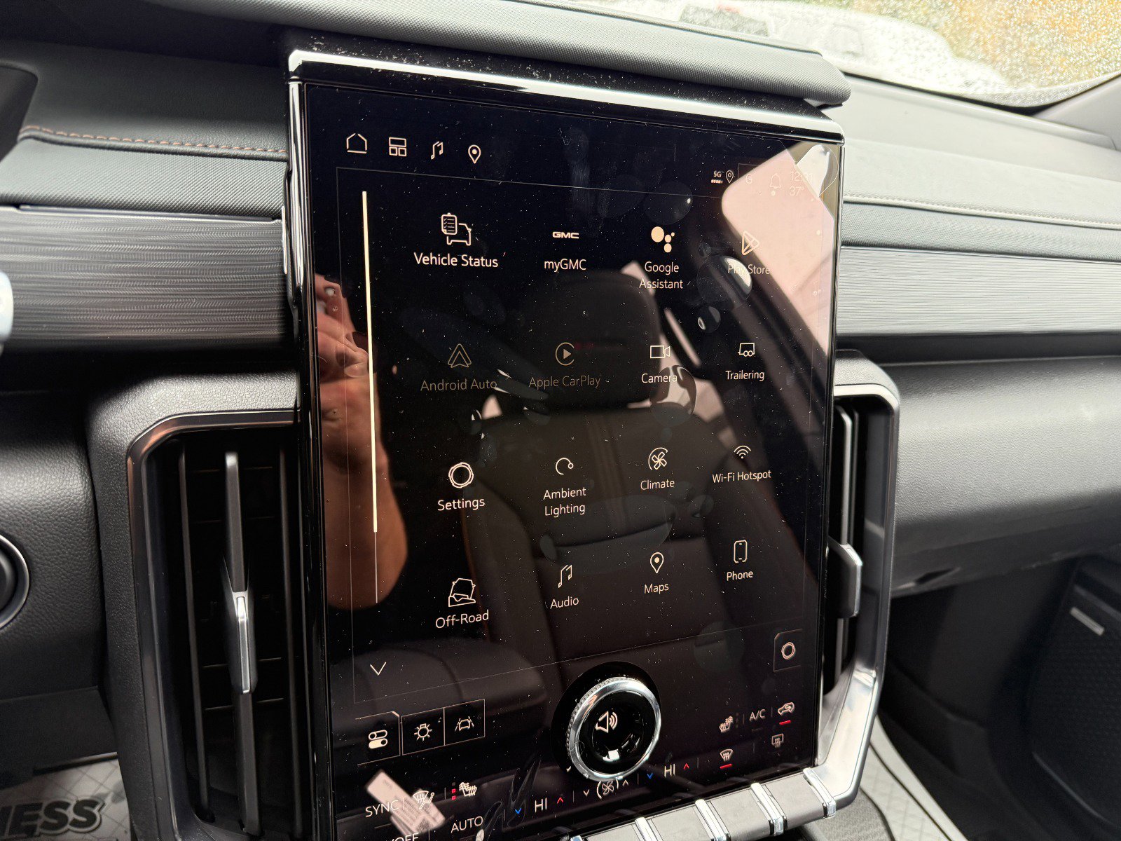 New 2026 GMC Acadia AT4 w/ LPO, Floor Liner Package image 36