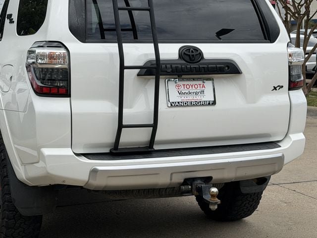 Used 2018 Toyota 4Runner TRD Off-Road Premium AWD/4WD image 6