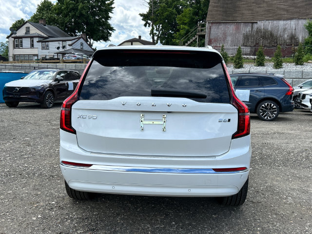 Used 2026 Volvo XC90 B6 Plus w/ Protection Package Premier AWD/4WD image 3