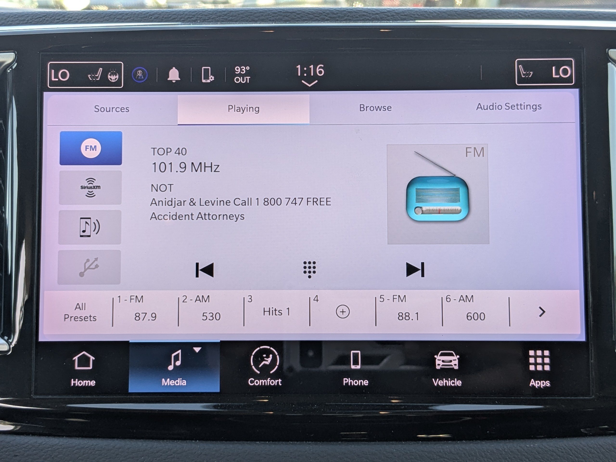 Used 2023 Chrysler Pacifica Touring-L FWD image 22