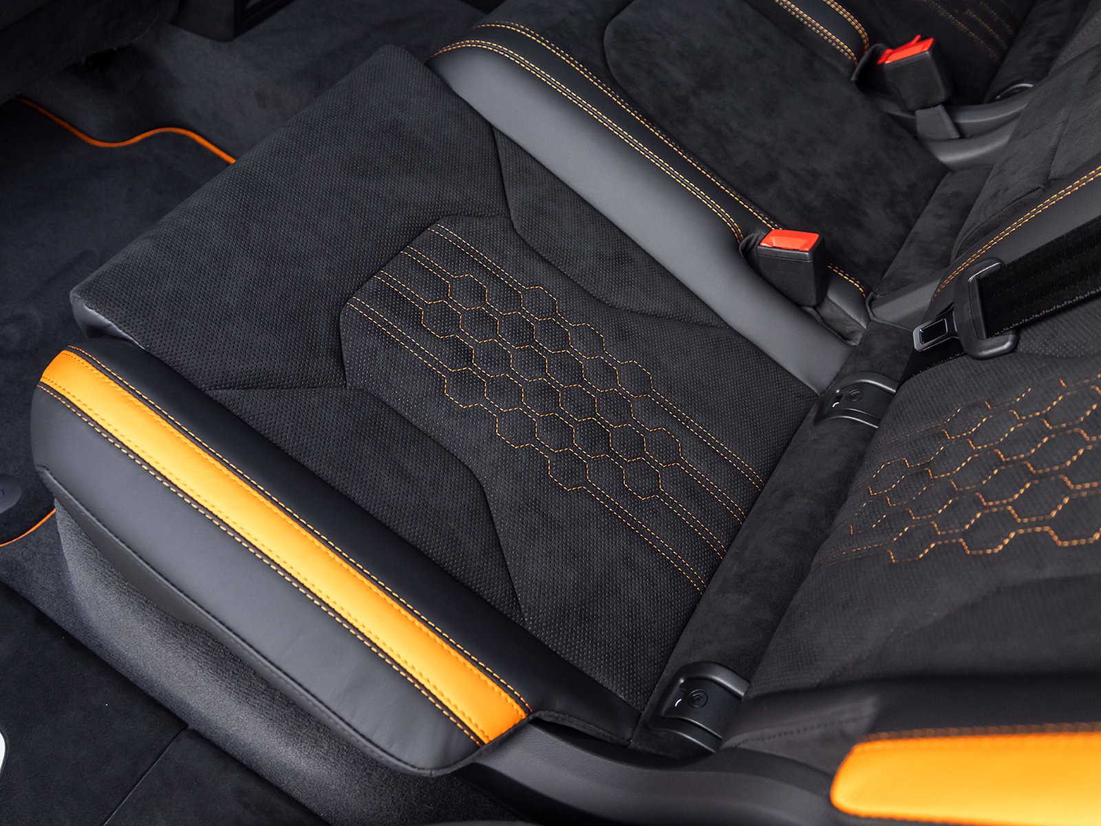 Used 2023 Lamborghini Urus Performante AWD/4WD image 44