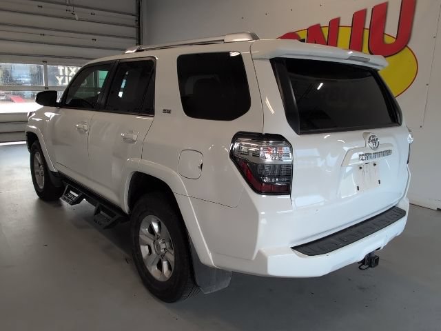 Used 2017 Toyota 4Runner SR5 AWD/4WD image 3